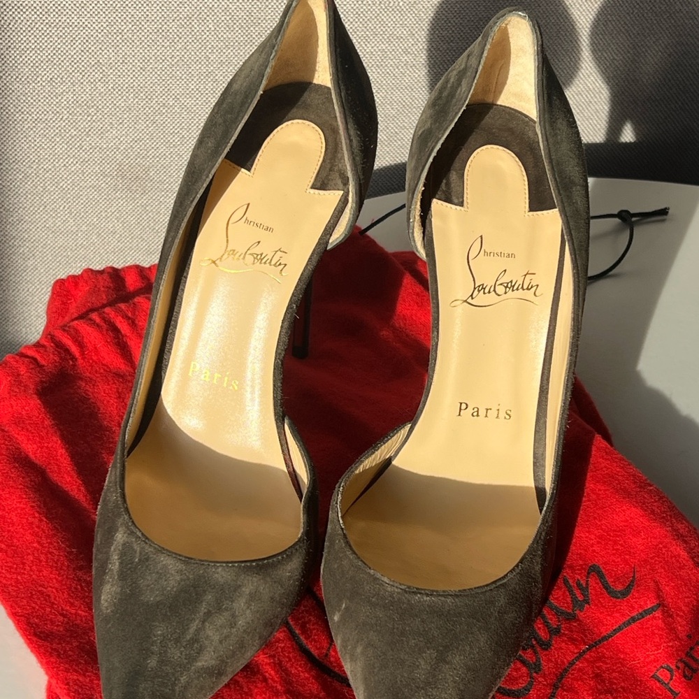 Christian Louboutin Iriza 85mm pumps dark/olive Green Suede - Picture 11 of 13